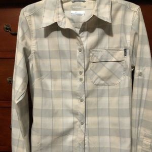 Columbia button down top Med
